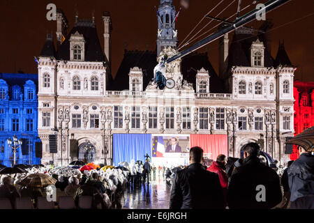 Parigi, Francia. Il 25 agosto, 2014. Francois Hollande parla di fronte all Hotel de Ville durante il settantesimo anniversario della liberazione di celebrazioni di Parigi, Parigi, Francia. Credito: Julian Elliott/Alamy Live News Foto Stock