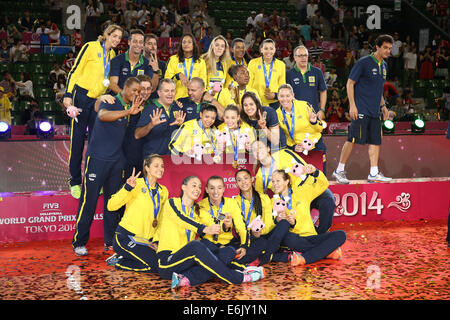 Ariake Coliseum di Tokyo in Giappone. 24 Ago, 2014. Il Brasile femminile di pallavolo team group (BRA), 24 agosto 2014 - Pallavolo : FIVB World Grand Prix 2014 round finale Premiazione al Ariake Coliseum di Tokyo in Giappone. © AFLO SPORT/Alamy Live News Foto Stock