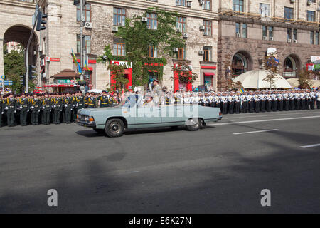 Kiev, Ucraina - 24 ago 2014. Parata militare per l'indipendenza ucraina giorno Foto Stock