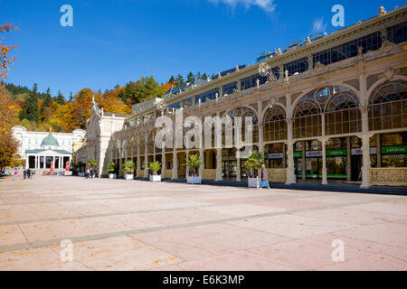 In ghisa a colonnato, Mariánské Lázně o Marienbad, Regione di Karlovy Vary, Bohemia Repubblica Ceca Foto Stock