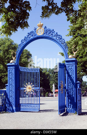 Blå porten, blue gate, ingresso al parco nazionale sull'isola di Djurgården, Stoccolma, Svezia Foto Stock