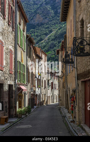 Vicolo nella città vecchia, Villefranche-de-Conflent, languedoc-roussillon, Francia Foto Stock