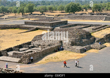 Resti di un luogo di sacrificio e di annessi a la piramide del Sol o Piramide del Sole, Patrimonio Mondiale dell UNESCO Foto Stock