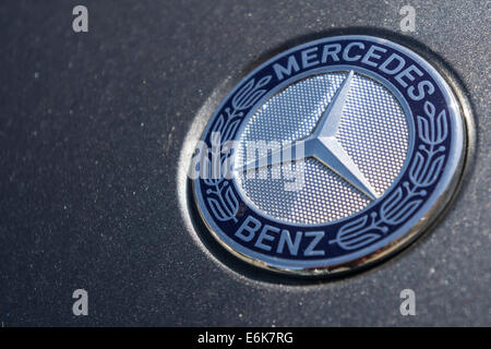 Mercedes Benz simbolo di badge Foto Stock