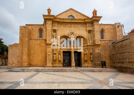 Basilica Cattedrale di Santa María la Menor, 1512, Alonso Rodriguez architetto, Zona Colonial Sito Patrimonio Mondiale dell'Unesco, Santo Do Foto Stock