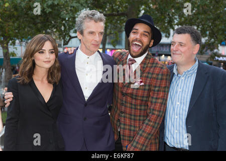 8 serie di medico che presentando Peter Capaldi, TV premiere nel quadrato di Leicester, Londra. Foto Stock