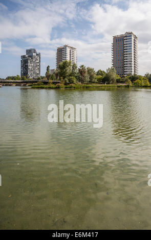 Barcellona,Cataluña,Spagna.Parc Diagonal Mar. Foto Stock