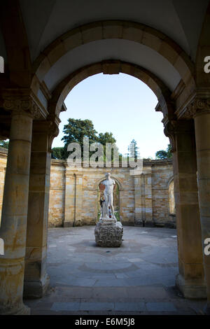 Giardini Italiani presso il castello di Hever Castle e giardini, vicino a Edenbridge, Kent, England, Regno Unito Foto Stock