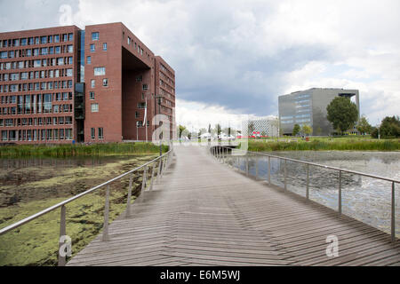 Il campus della Università di Wageningen NL visto da di ponte Foto Stock