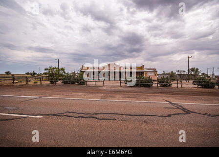 Aborigeno CREEK HOTEL, McKINLAY, a nord-ovest del Queensland, QUEENSLAND, Australia, pub, LANDSBOROUGH MATILDA AUTOSTRADA Foto Stock