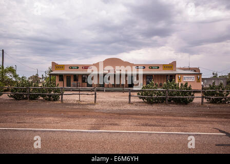 Aborigeno CREEK HOTEL, McKINLAY, a nord-ovest del Queensland, QUEENSLAND, Australia, pub, LANDSBOROUGH MATILDA AUTOSTRADA Foto Stock