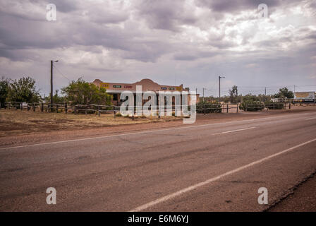 Aborigeno CREEK HOTEL, McKINLAY, a nord-ovest del Queensland, QUEENSLAND, Australia, pub, LANDSBOROUGH MATILDA AUTOSTRADA Foto Stock