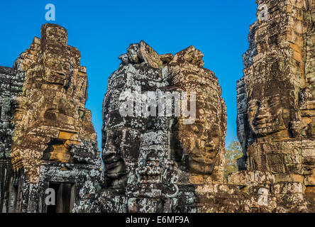 Facce gigante prasat tempio Bayon Angkor Thom Cambogia Foto Stock