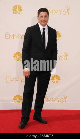 Los Angeles, California, USA. 25 Ago, 2014. Aug 25, 2014 - Los Angeles, California, Stati Uniti d'America - attore Jason Biggs al sessantesimo Primetime Emmy Awards tenutosi presso il Nokia Theater. © Paul Fenton/ZUMA filo/Alamy Live News Foto Stock