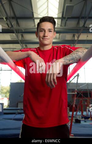 Stuttgart, Germania. 20 agosto 2014. Il tedesco ginnasta artistica Marcel Nguyen pone nella ginnastica artistica forum di Stoccarda, Germania, 20 agosto 2014. Foto: Sebastian Kahnert/dpa/Alamy Live News Foto Stock