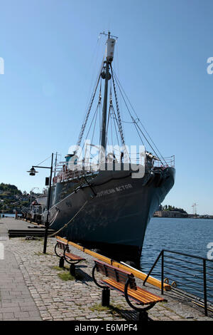 Nave baleniera attore meridionale di Sandefjord, Norvegia. Oggi è un museo della nave. Fino a 1968 Sandefjord era il centro della caccia alla balena in Norvegia. La caccia alla balena ha portato la prosperità. Foto: Klaus Nowottnick Data: 7 giugno 2014 Foto Stock