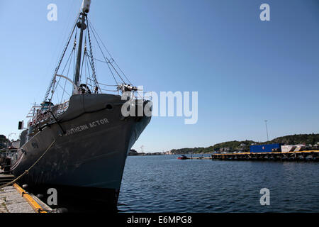 Harpune sulla nave baleniera attore meridionale. Oggi è un museo della nave. Fino a 1968 Sandefjord era il centro della caccia alla balena in Norvegia. La caccia alla balena ha portato la prosperità. Foto: Klaus Nowottnick Data: 7 giugno 2014 Foto Stock