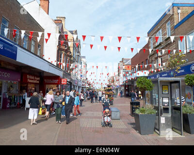 High street in Rhyl Denbighshire Wales UK Foto Stock