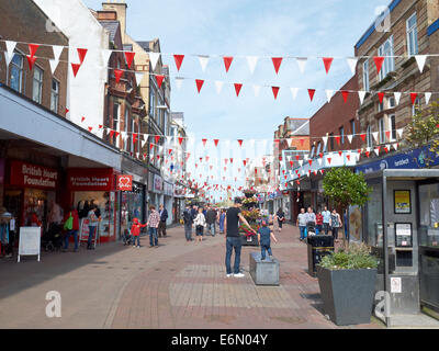 High street in Rhyl Denbighshire Wales UK Foto Stock