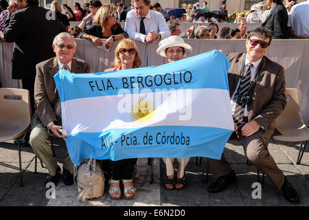 Città del Vaticano. Il 27 agosto, 2014. Udienza Generale del Papa Francesco - 27 agosto 2014 Credit: Davvero Facile Star/Alamy Live News Foto Stock