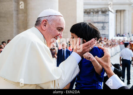 Città del Vaticano. Il 27 agosto, 2014. Udienza Generale del Papa Francesco - 27 agosto 2014 Credit: Davvero Facile Star/Alamy Live News Foto Stock