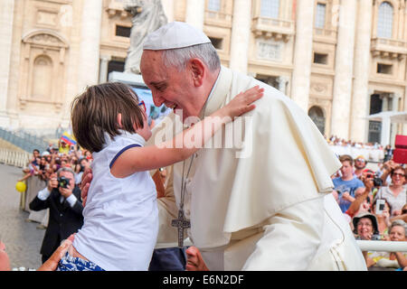 Città del Vaticano. Il 27 agosto, 2014. Udienza Generale del Papa Francesco - 27 agosto 2014 Credit: Davvero Facile Star/Alamy Live News Foto Stock