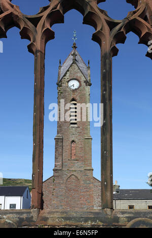 Chiesa di St Peters in peel sulla costa occidentale dell'Isola di Man Foto Stock