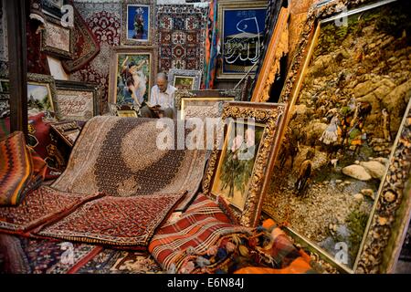 Tappeto persiano Shop nel bazaar e Vakil in Shiraz Iran Foto Stock