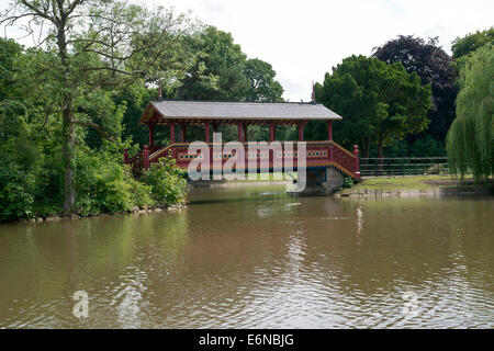 Birkenhead Park è un parco pubblico nel centro di Birkenhead, sulla penisola di Wirral, Inghilterra. Essa è stata progettata da Joseph Paxton Foto Stock