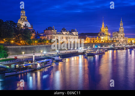 Dresden, Germania cityscape sul fiume Elba. Foto Stock