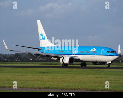 PH-BXM KLM Royal Dutch Airlines Boeing 737-8K2(WL), 11AUG2014, in atterraggio a Schiphol (AMS - EHAM), Paesi Bassi, pic1 Foto Stock