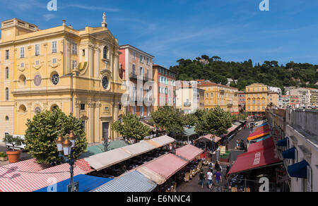 Nizza, Provenza, in Francia, in Europa - di vivaci ristoranti sono Architettura in Città Vecchia Foto Stock