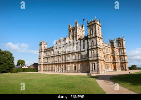 Highclere Castle vicino a Newbury, la posizione per la TV inglese fiction Cavendish Abbey Foto Stock