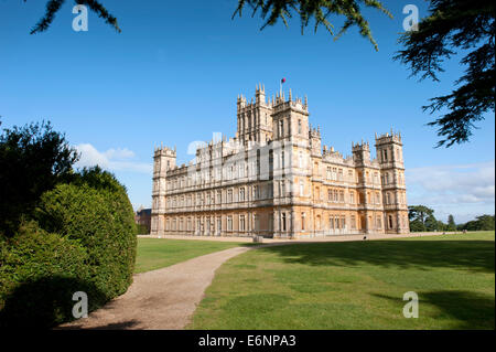 Highclere Castle vicino a Newbury, la posizione per la TV inglese fiction Cavendish Abbey Foto Stock