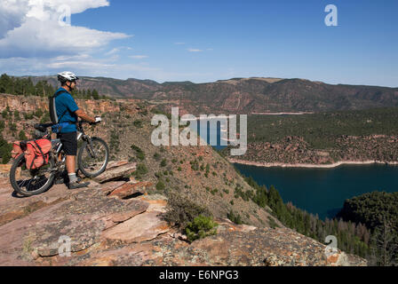 Mike Vining Mountain bike Bear Canyon Trail Bootleg Flaming Gorge National Recreation Area USA Utah Foto Stock