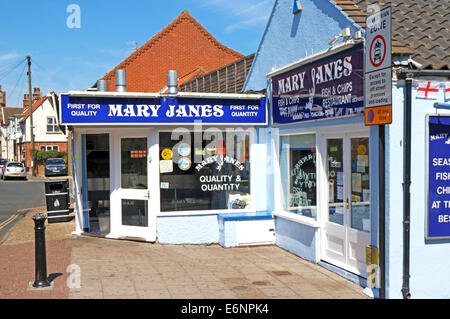 Pesce fresco e pesce e patatine shop presso la stazione balneare di Cromer, Norfolk, Inghilterra, Regno Unito. Foto Stock