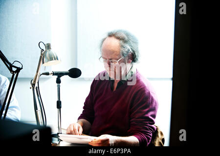 Richard Ingrams, Paul Bailey, Craig Brown, un N Wilson, Tallulah Brown, Eleanor Bron durante un Craig Brown e amici la registrazione Foto Stock