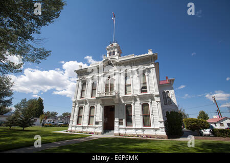 Il Mono County Courthouse in Bridgeport, in California. Costruito nel 1880 nel Italianamente-stile e progettato da J. R. Roberts. Foto Stock