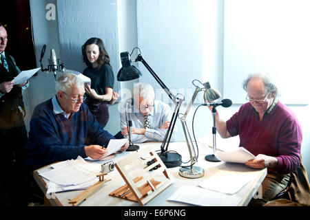 Richard Ingrams, Paul Bailey, Craig Brown, un N Wilson, Tallulah Brown, Eleanor Bron durante un Craig Brown e amici la registrazione Foto Stock