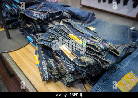 Old Navy jeans denim in Herald Square store in New York Foto Stock