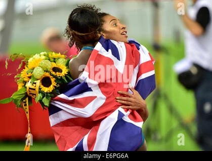 Zurigo, Svizzera. 28 Agosto, 2014. jubilance del Regno Unito donne squadra vincente dopo la IAAF Diamond League meeting di atletica a Zurigo Credito: Erik Tham/Alamy Live News Foto Stock