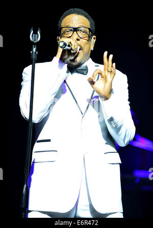 Charlie Wilson si esibisce dal vivo a James L. Knight Center dotato di: Charlie Wilson dove: Miami, Florida, Stati Uniti quando: 23 Feb 2014 Foto Stock