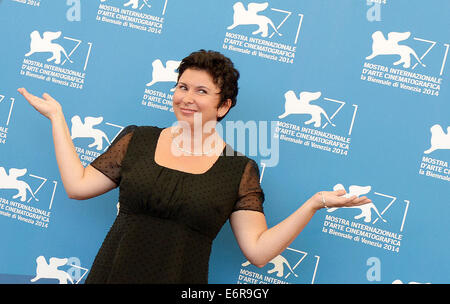 Venezia. Il 29 agosto, 2014. L'attrice Jasna Zalica pongono durante la foto chiamata per "Queste sono le regole che è scelto per gli orizzonti concorrenza durante la 71th Festival del Cinema di Venezia, nell' isola del Lido di Venezia, Italia il 29 agosto. 2014. Credito: Liu Lihang/Xinhua/Alamy Live News Foto Stock