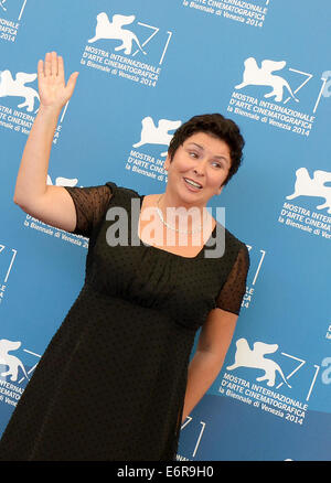 Venezia. Il 29 agosto, 2014. L'attrice Jasna Zalica pongono durante la foto chiamata per "Queste sono le regole che è scelto per gli orizzonti concorrenza durante la 71th Festival del Cinema di Venezia, nell' isola del Lido di Venezia, Italia il 29 agosto. 2014. Credito: Liu Lihang/Xinhua/Alamy Live News Foto Stock