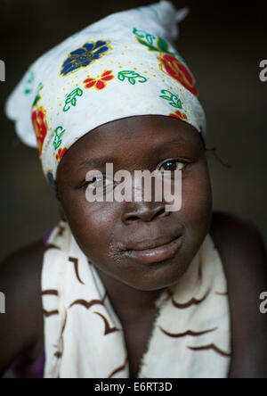 Tribù Nuer Donna, Gambela, Etiopia Foto Stock