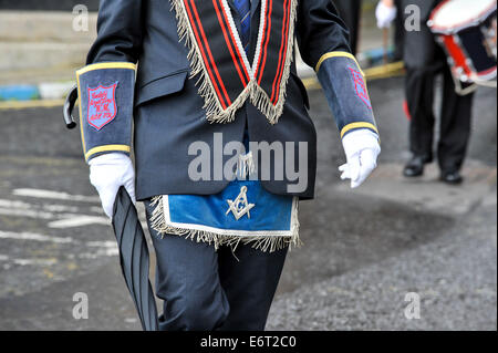 Derry, Londonderry, Irlanda del Nord - 30 agosto 2014. Royal nero istituzione parade. I membri da 34 preceptories, accompagnato da 33 bande, partecipare al Regio Istituto nero sfilano per Derry City center. Credito: George Sweeney/Alamy Live News Foto Stock