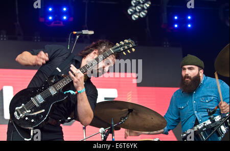 Royal Jersey Showground, Trinità, Jersey, 30 Agosto, 2014. Royal Jersey Showground, Trinità, Jersey. Il 30 agosto, 2014. Jersey Live Festival Trinità nelle isole del Canale. Della band australiana Graveltones eseguendo in Jersey Live Festival © charlie bryan/Alamy Live News Credito: charlie bryan/Alamy Live News Foto Stock