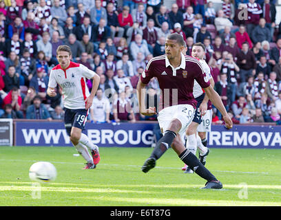 Edimburgo, Scozia. Il 30 agosto, 2014. Campionato scozzese. Cuori Osman seminare rendendo 4-0 durante il campionato scozzese corrispondono, cuori rispetto a Falkirk da Tynecastle Stadium. Credito: Azione Sport Plus/Alamy Live News Foto Stock