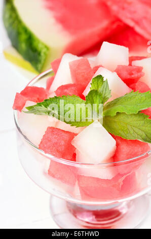 Il dessert con cocomero e fette di melone Foto Stock