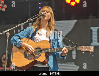 Jersey, Isole del Canale, UK. Il 31 agosto, 2014. Jersey Live Festival Trinità nelle isole del Canale.Lucia Rosa eseguendo in Jersey Live Festival Credito: charlie bryan/Alamy Live News Foto Stock